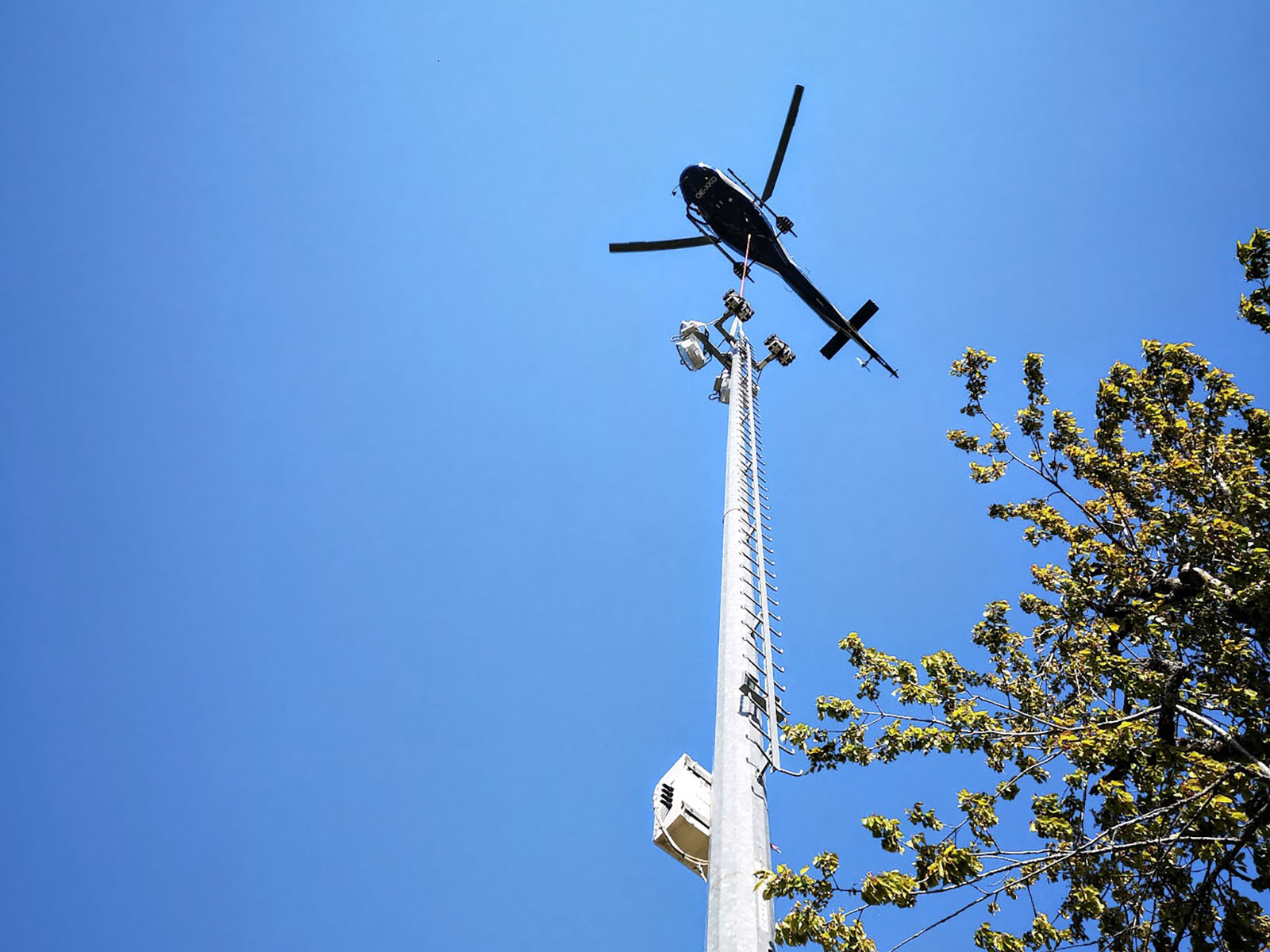 Antennenmontage Hubschrauber